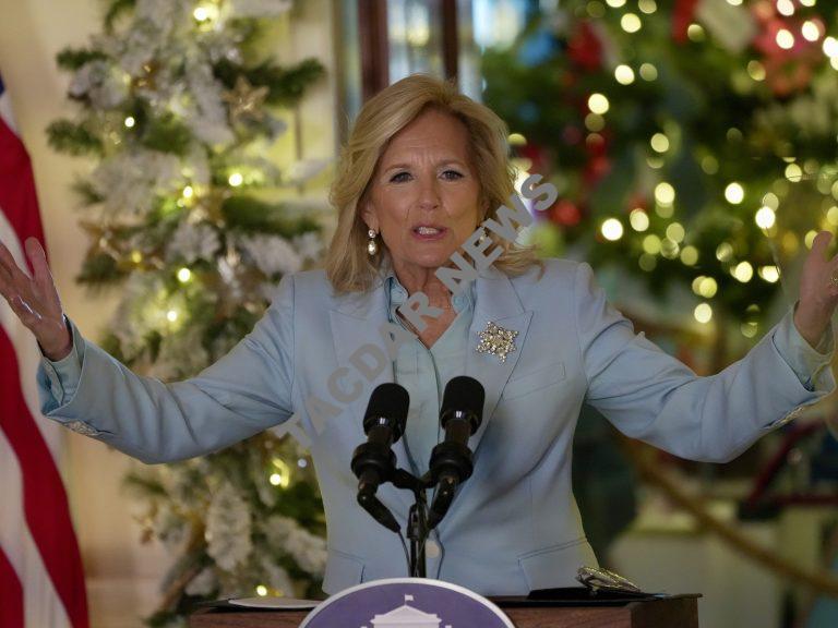 First Lady thanks White House Christmas Volunteers